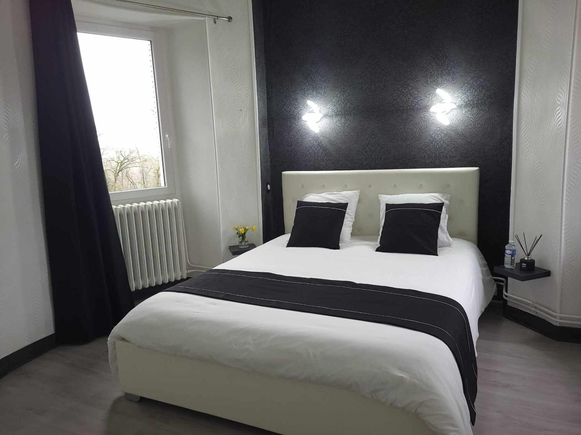 Cluis Sejour De Charme Au Chateau Avec Petit-Dejeuner Et Parking - Fr-1-591-705 المظهر الخارجي الصورة